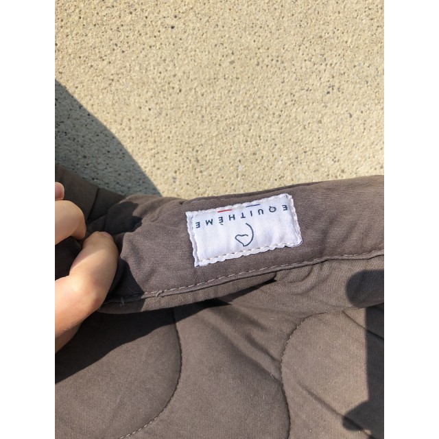 Tapis équitheme gris