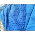 Tapis bleu électrique