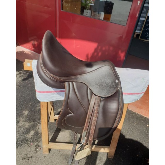 Selle de dressage et endurance antarès 17,5 de 2017