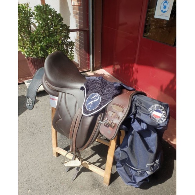 Selle de dressage et endurance antarès 17,5 de 2017