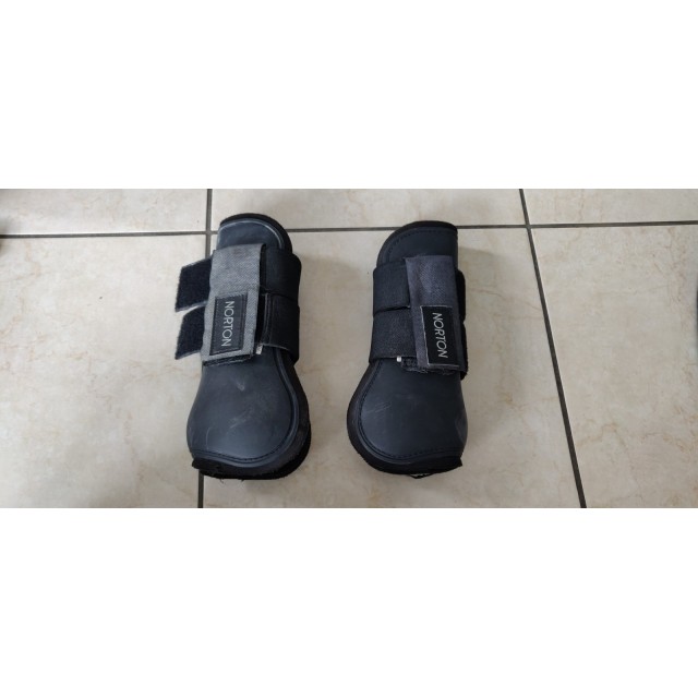 Guêtres antérieures noires