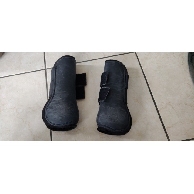 Guêtres antérieures noires