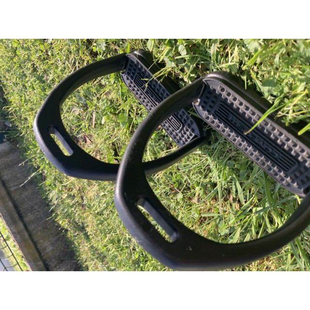 étrier compositi profile