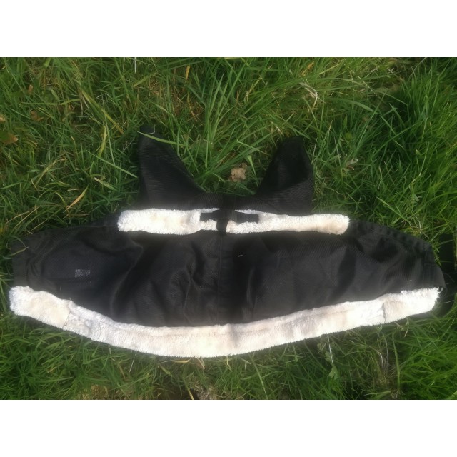Masque anti-mouche mouton
