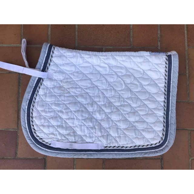 Tapis blanc de concours