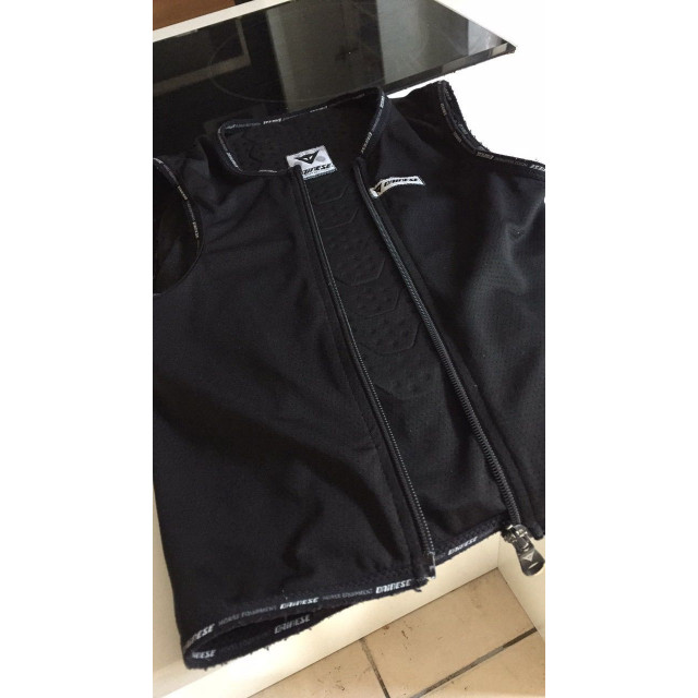 dorsale dainese noire