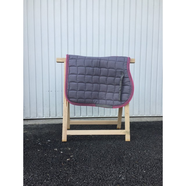 Tapis gris et rose