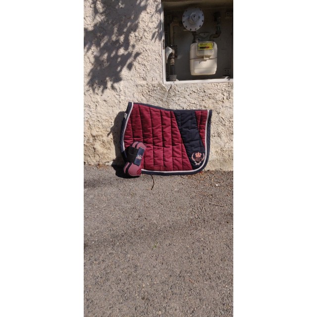 Tapis et guêtres bordeaux/marine