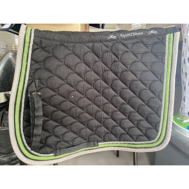 Tapis equitheme