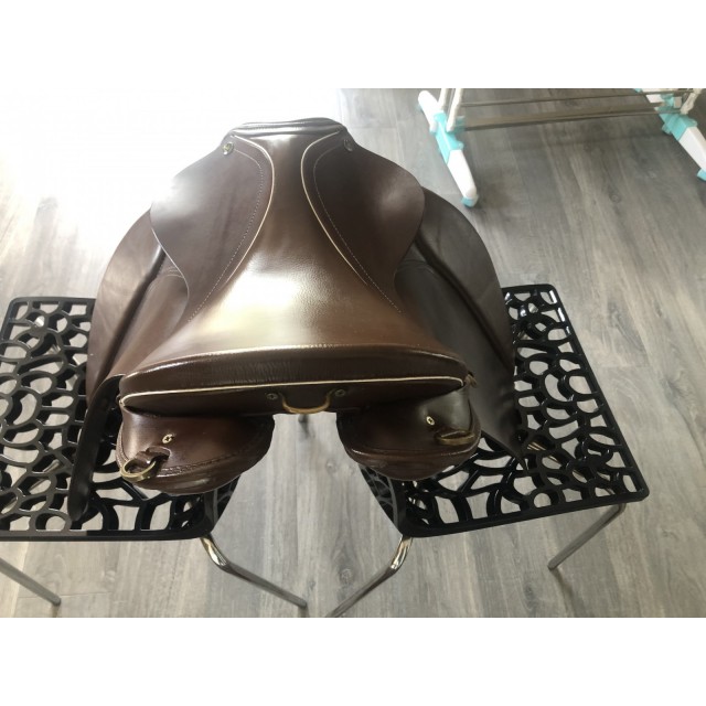 Selle ronzon Island avec son couvre selle en mouton véritable