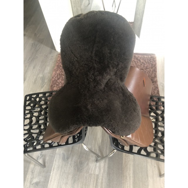 Selle ronzon Island avec son couvre selle en mouton véritable