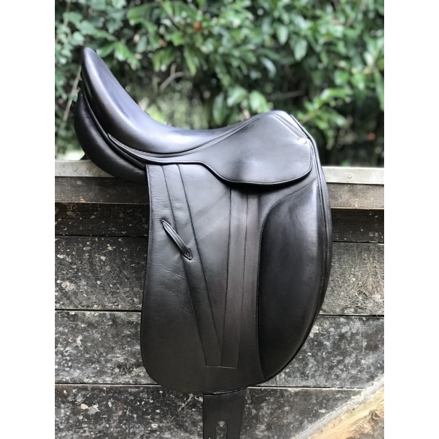Selle Butet dressage 17’