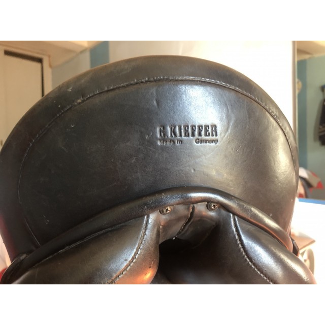 Selle de dressage KIEFFER en cuir noir de 17,5 (modèle Champion)