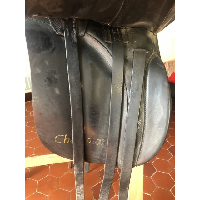 Selle de dressage KIEFFER en cuir noir de 17,5 (modèle Champion)