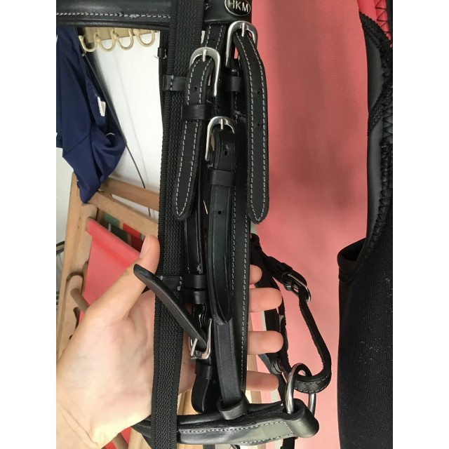 Filet HKM  en cuir noir taille poney