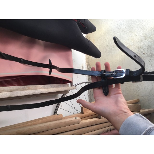 Filet HKM  en cuir noir taille poney