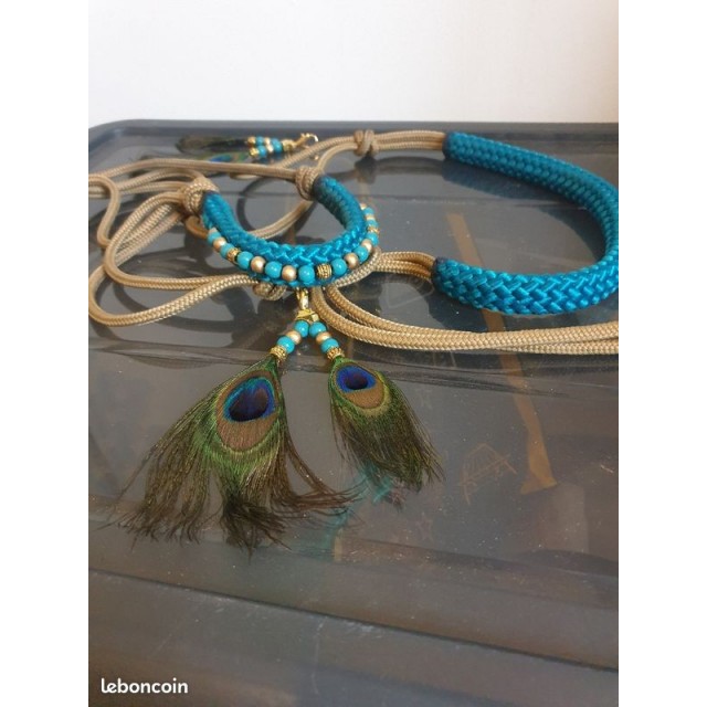 Licol éthologique or bleu avec perle et plume