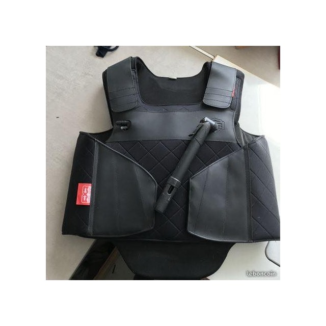 Gilet de protection RXR (neuf car trop grand pour moi ) taille L