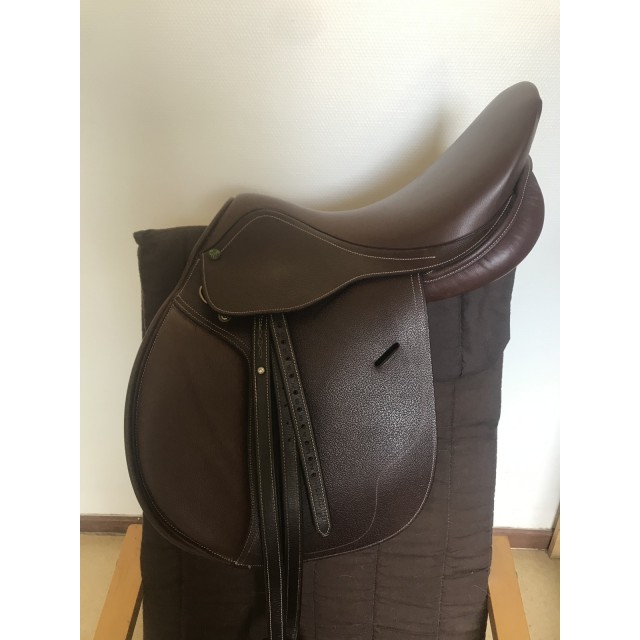 selle mixte en cuir+ équipement offert
