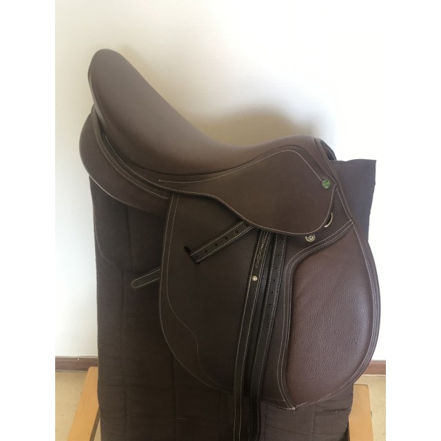 selle mixte en cuir+ équipement offert