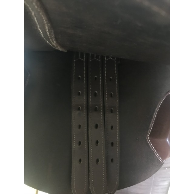 selle mixte en cuir+ équipement offert