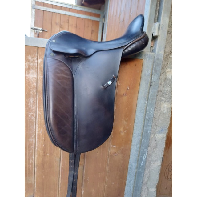 Selle de dressage