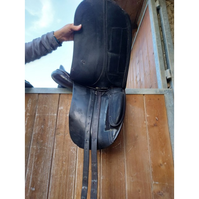 Selle de dressage