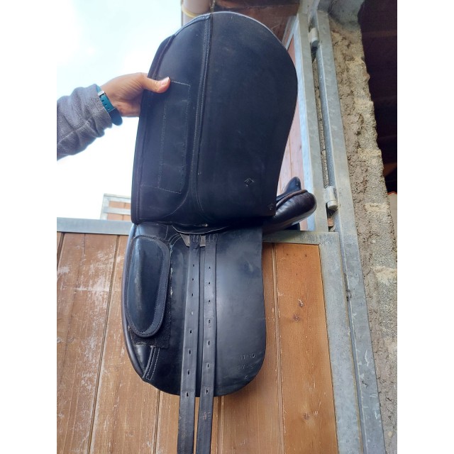 Selle de dressage