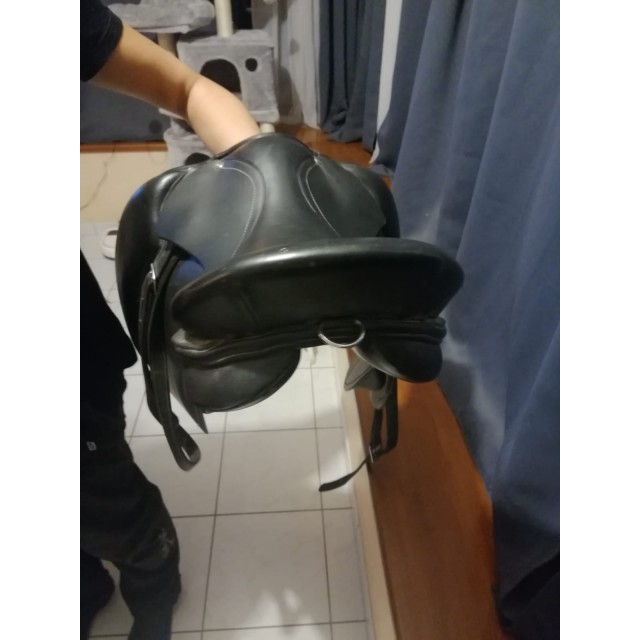 Selle fouganza cuir 17.5