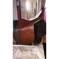 Selle bicolore sans marque
