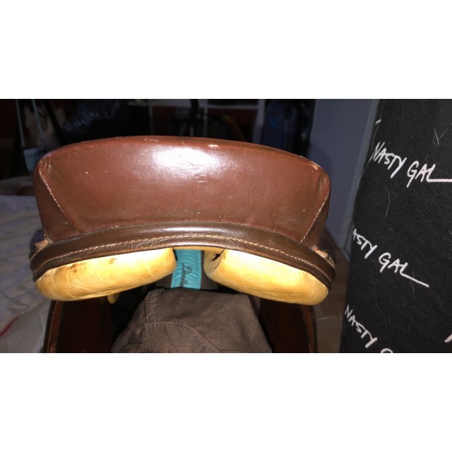 Selle bicolore sans marque