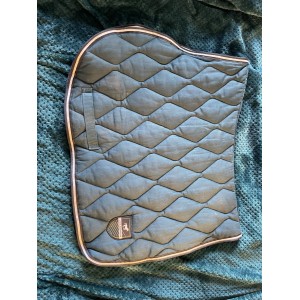 Tapis fouganza bleu pétrole.