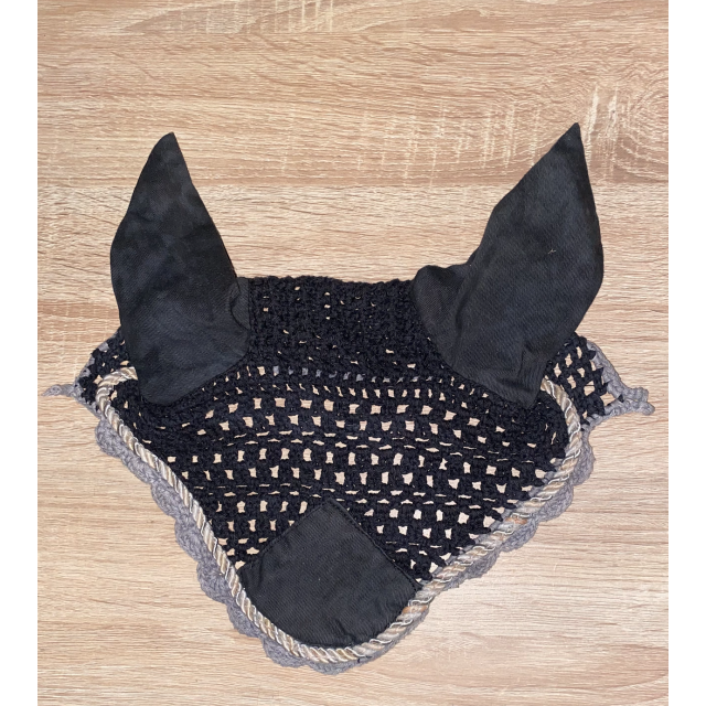 Bonnet noir taille poney