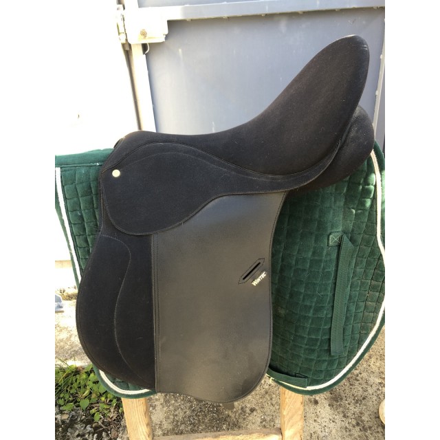 Selle de dressage