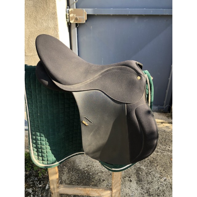 Selle de dressage