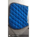 Tapis de selle bleu