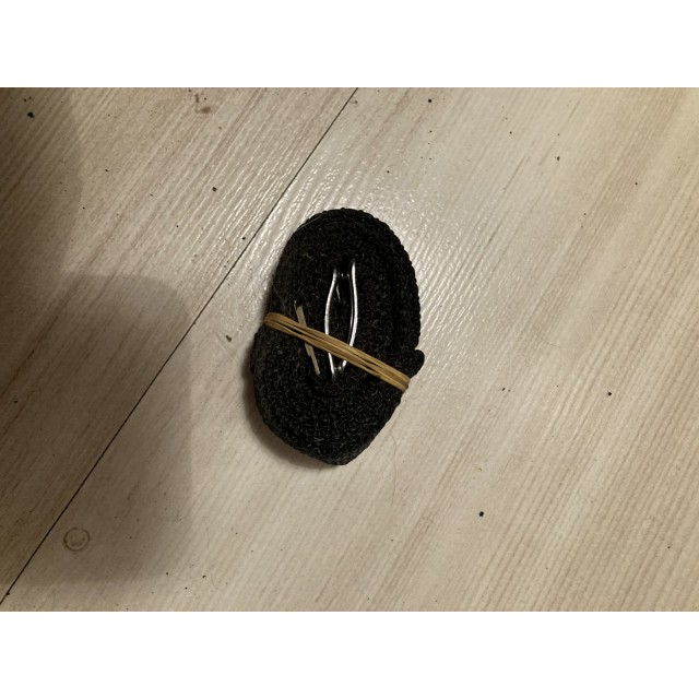 Lanière d’éperons