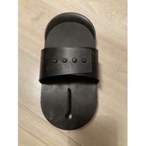 Étrille en plastique noire