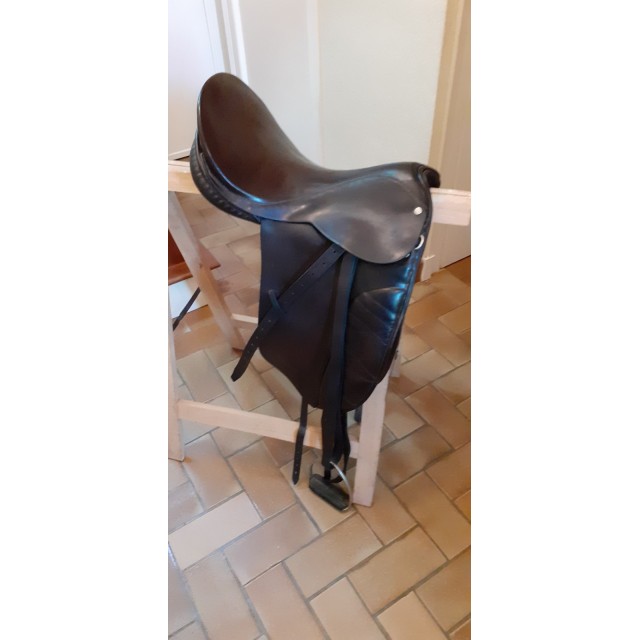 Selle de dressage County