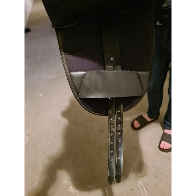 Selle Norton Stock 17" synthétique