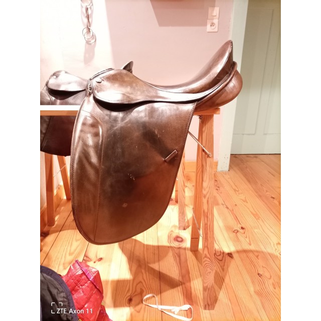 Selle de dressage