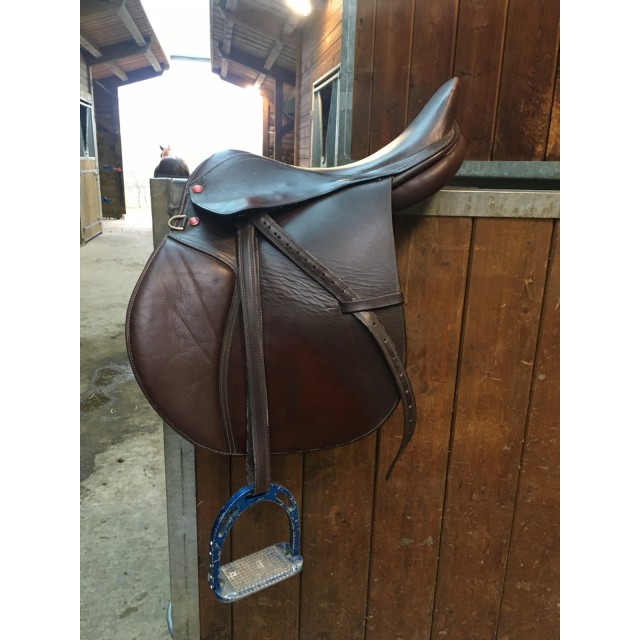 Selle en cuir marron