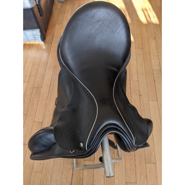 Selle de dressage custom 17 POUCES