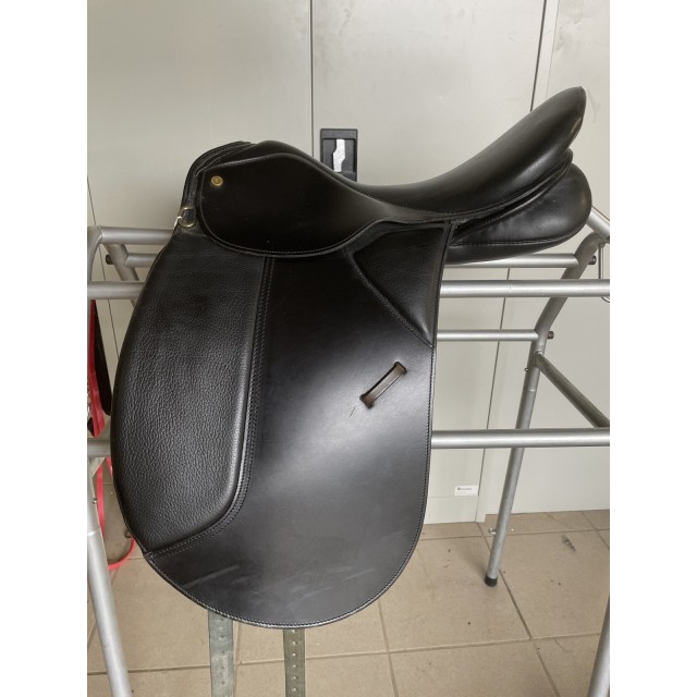 Selle première France art 204 taille 17 1/2