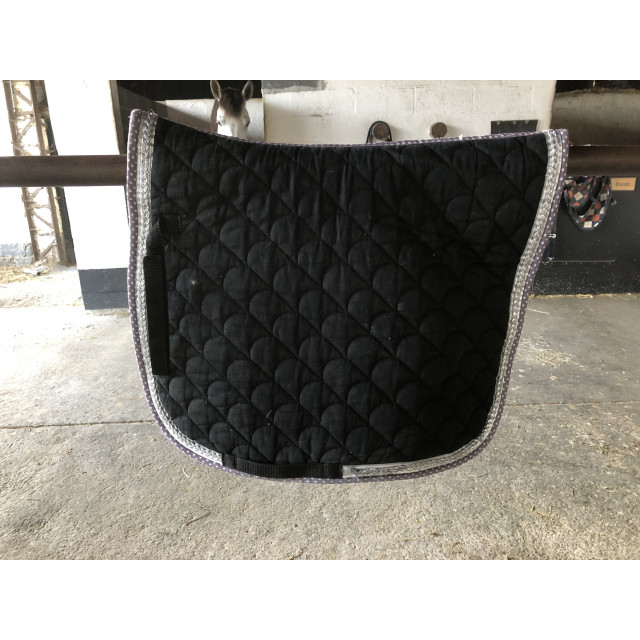 Tapis dressage noir bordure argent bon état