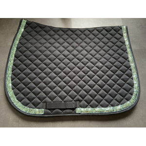 Lot tapis, bonnet, bandes vert d'eau/noir