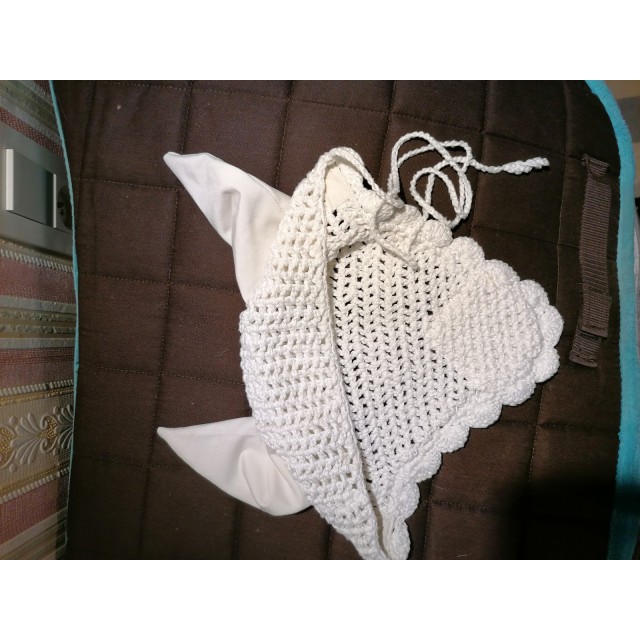 Bonnet blanc t. Cheval