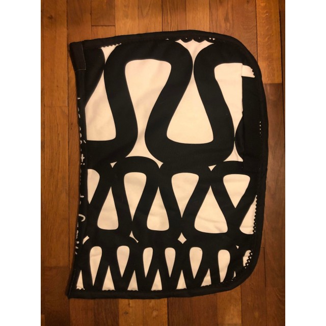 tapis fait mains noir et blanc taille poney