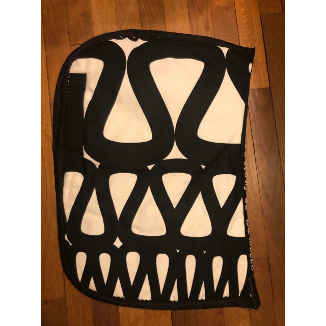 tapis fait mains noir et blanc taille poney