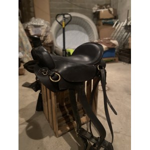 Selle orientée western